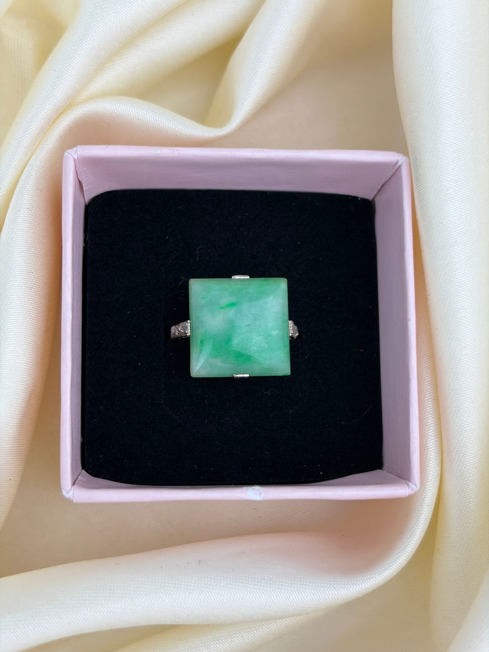 c.1920 Jade, Rose Cut Diamond and 18 Carat White Gold Ring - 7