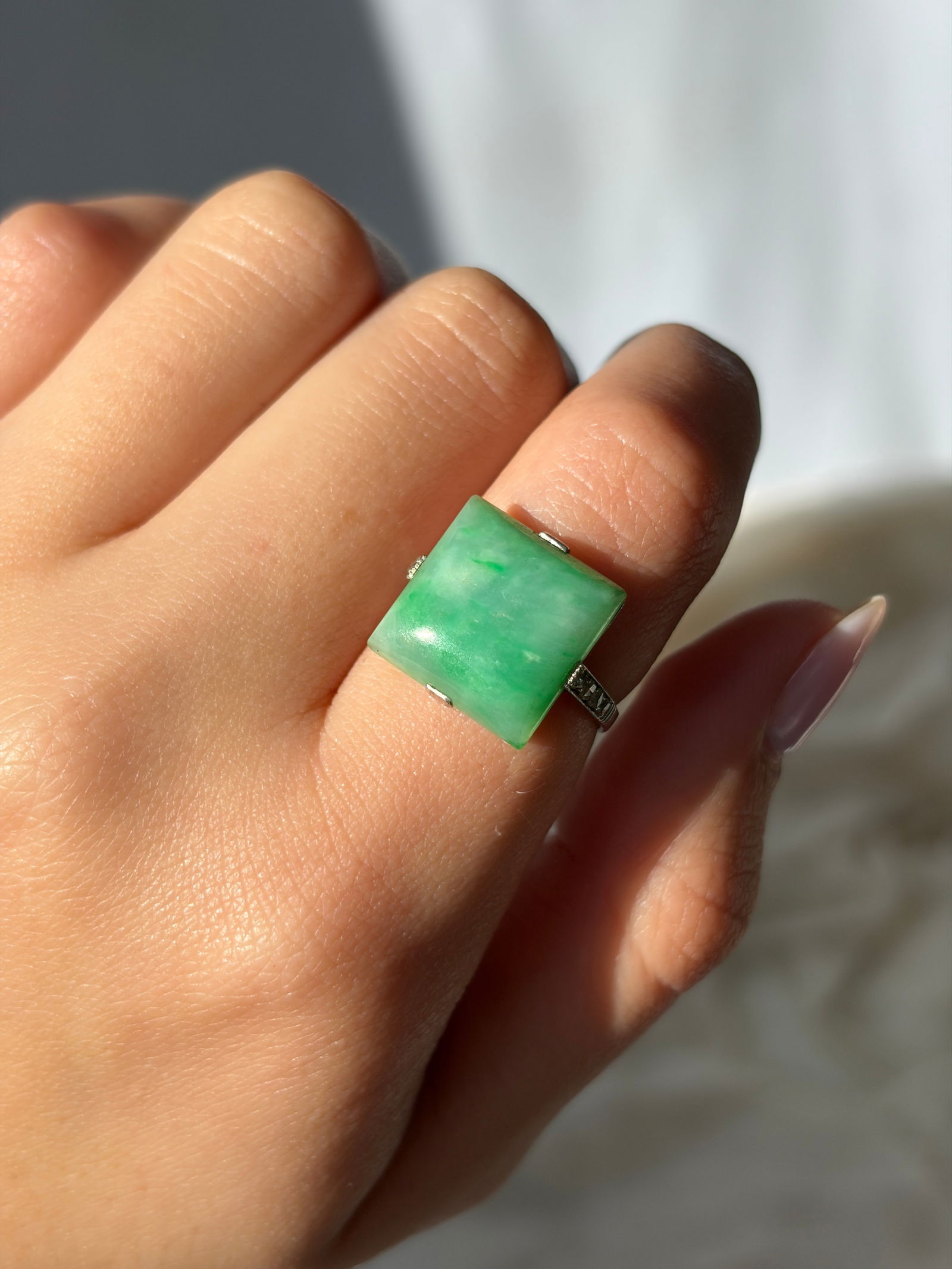 c.1920 Jade, Rose Cut Diamond and 18 Carat White Gold Ring - 9