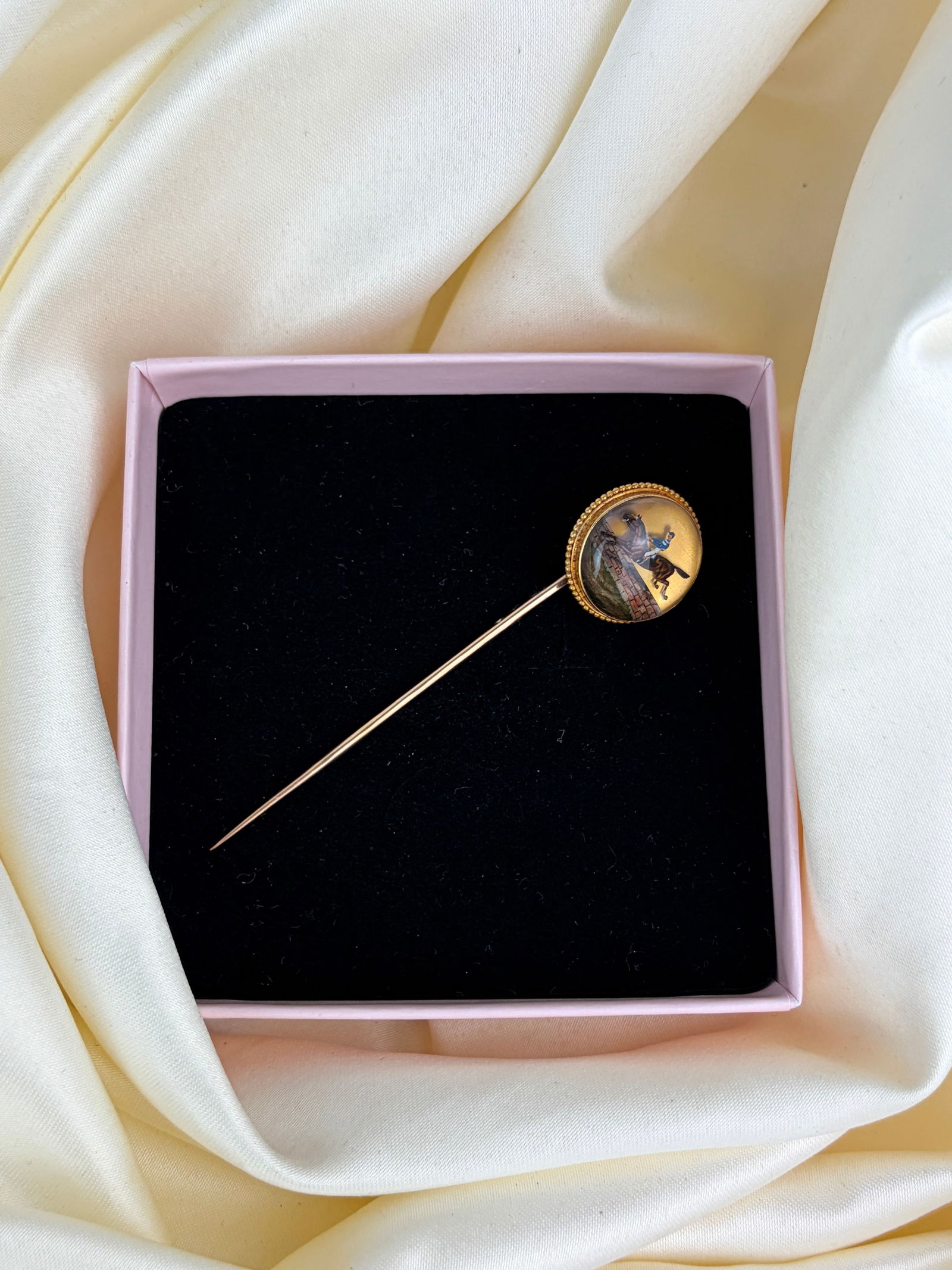 Antique Essex crystal horse and jockey stick pin brooch in gold - 7