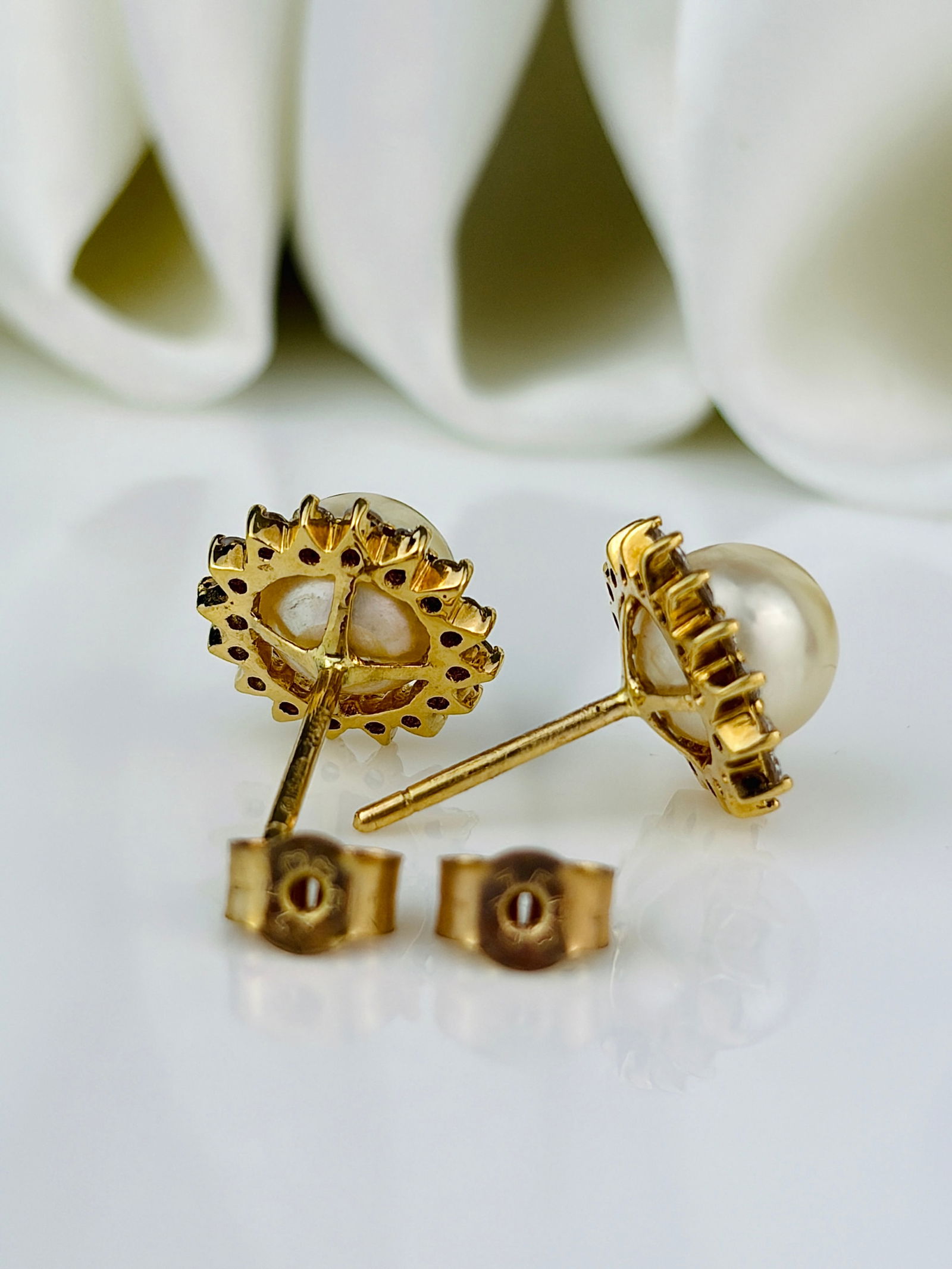 Vintage Pearl and Diamond 18 Carat Gold Cluster Earrings - 3