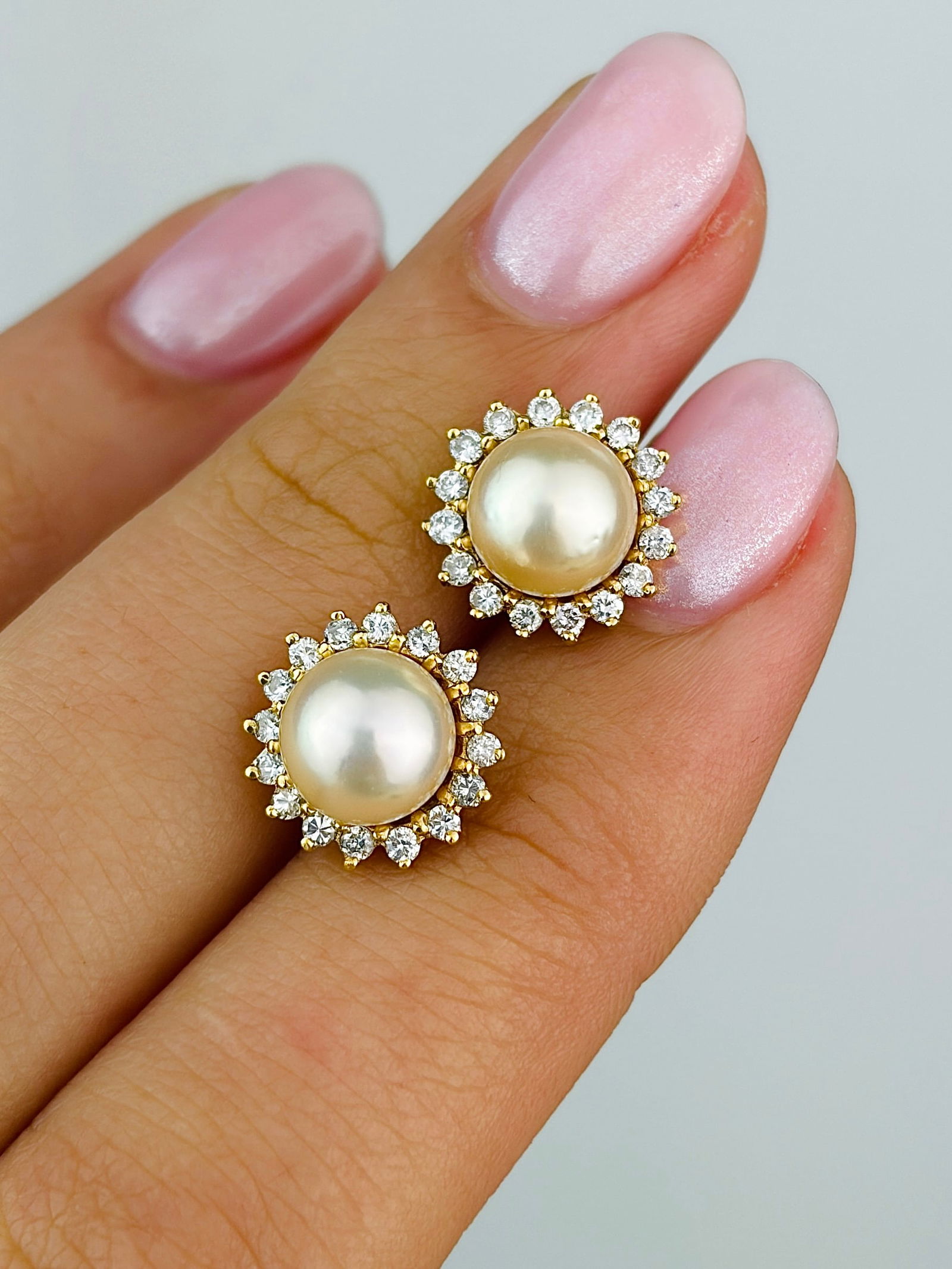 Vintage Pearl and Diamond 18 Carat Gold Cluster Earrings - 6