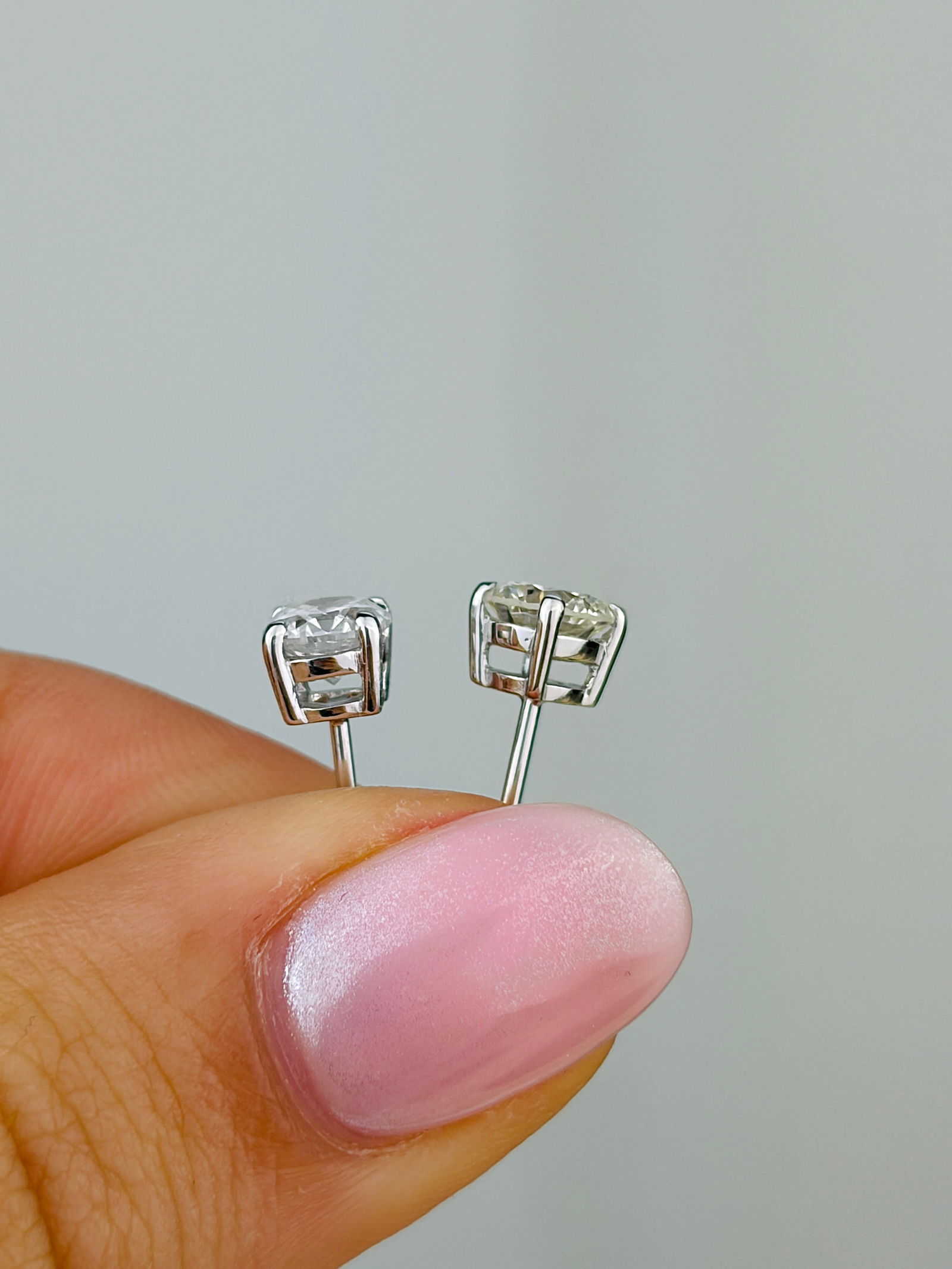 1.20ct Diamond and 18 Carat White Gold Stud Earrings - 2
