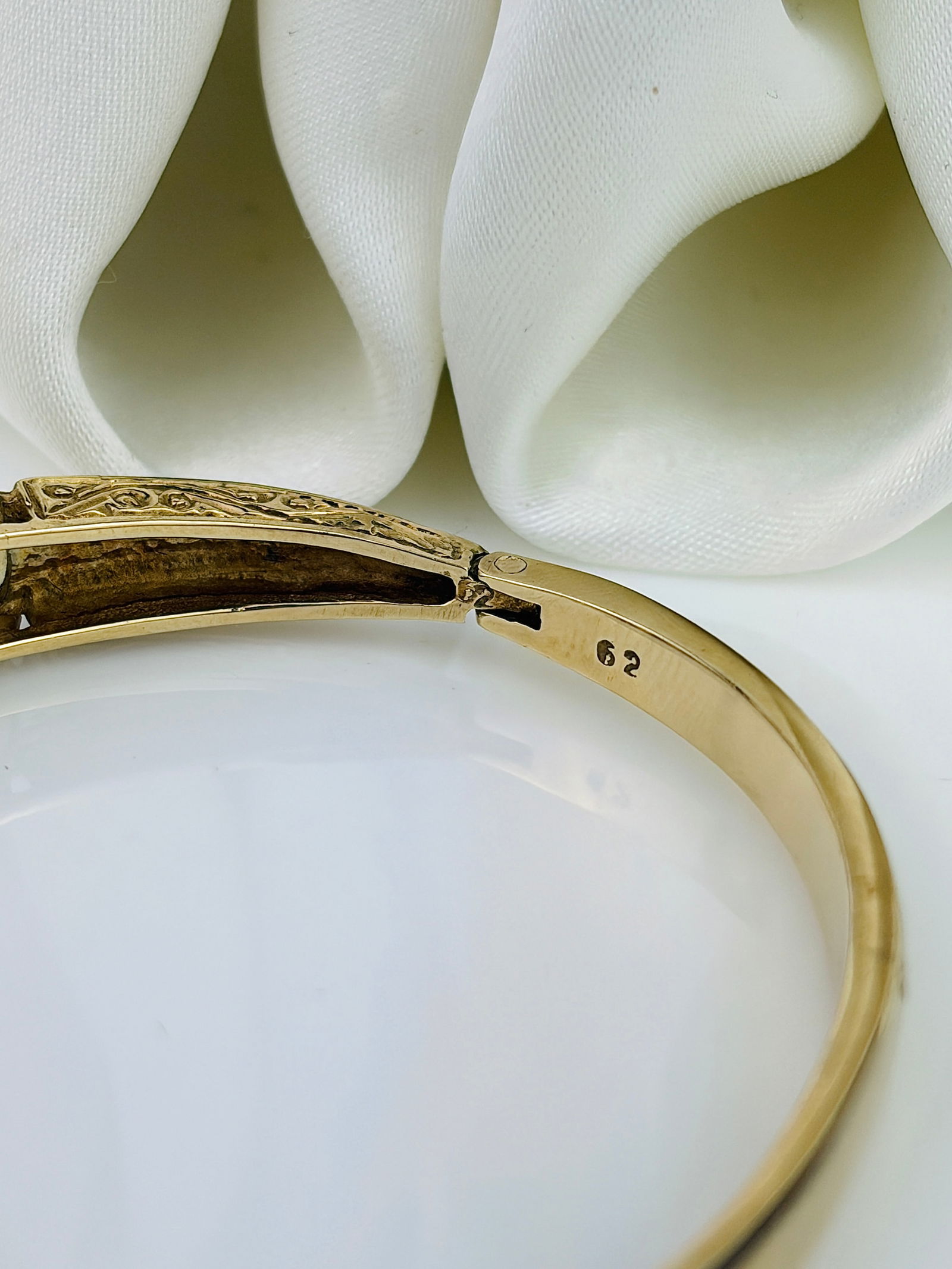Vintage 9ct Yellow Gold Opal and Diamond Bangle Bracelet - 5