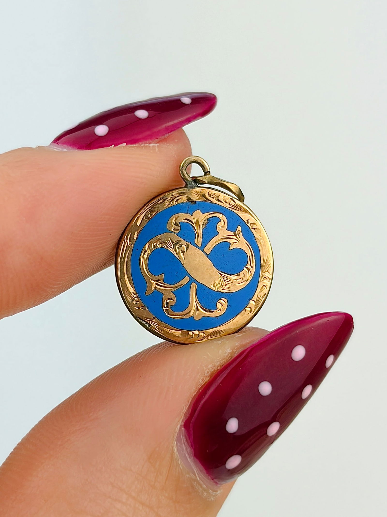 antique enamel round locket back pendant (1 of 4)
