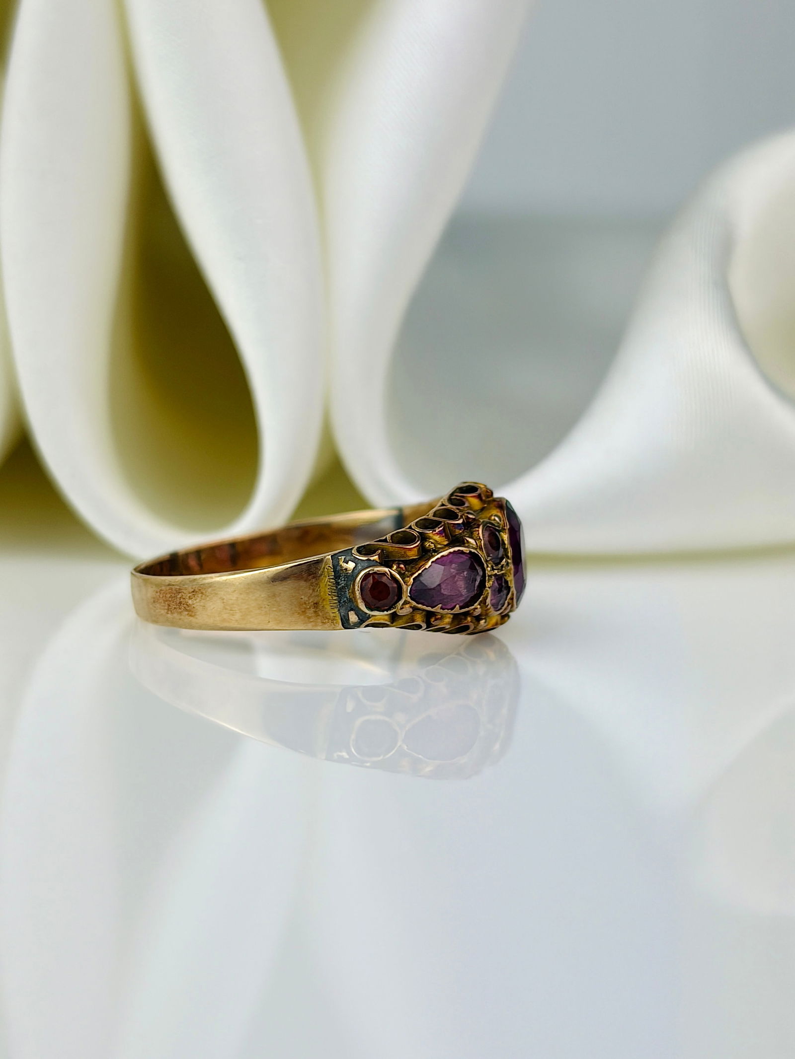 sweet antique 9ct gold gemset ring - 2