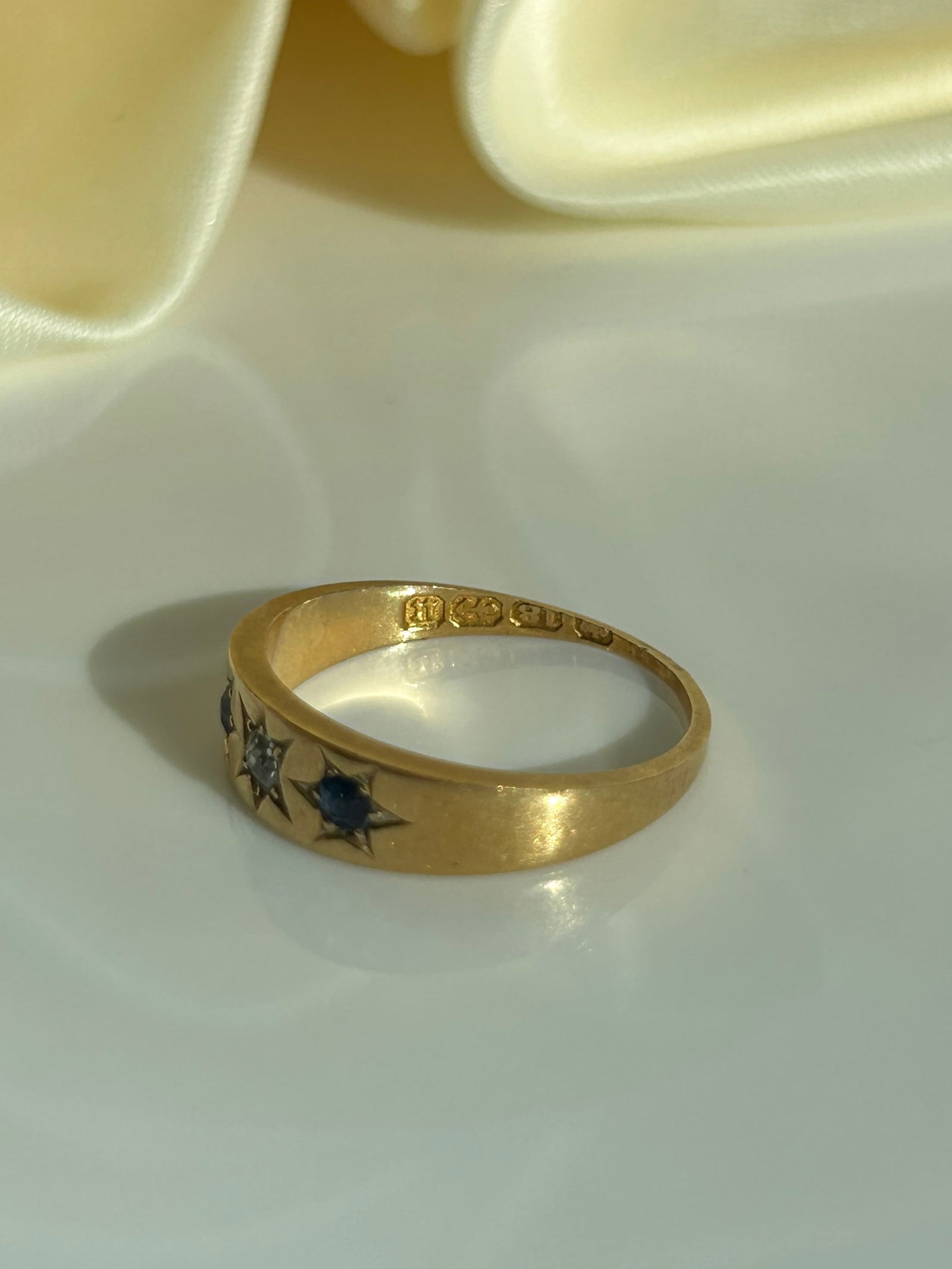 Antique 18ct Yellow Gold Sapphire and Diamond 3 Stone Star Ring - 2