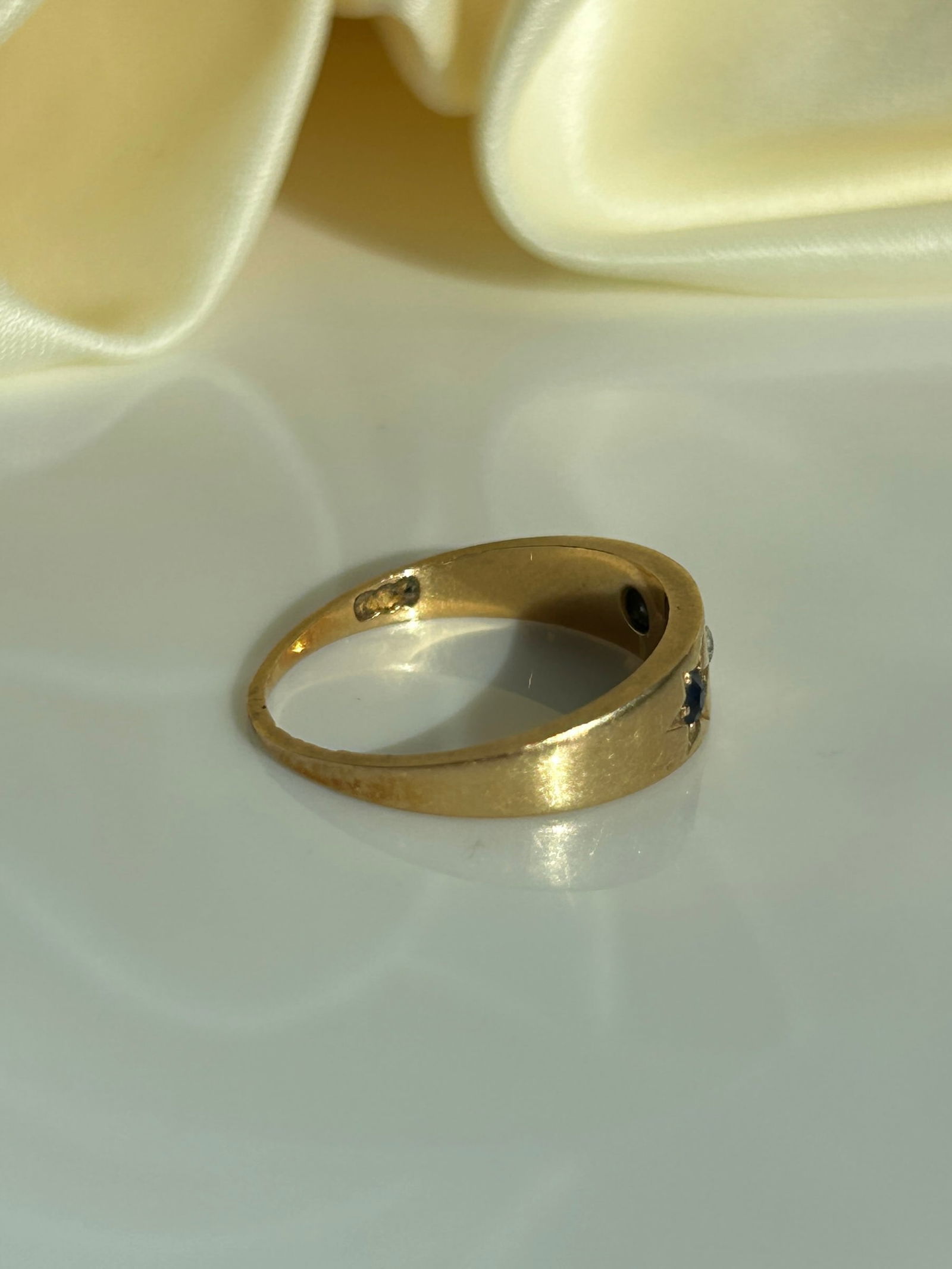 Antique 18ct Yellow Gold Sapphire and Diamond 3 Stone Star Ring - 4