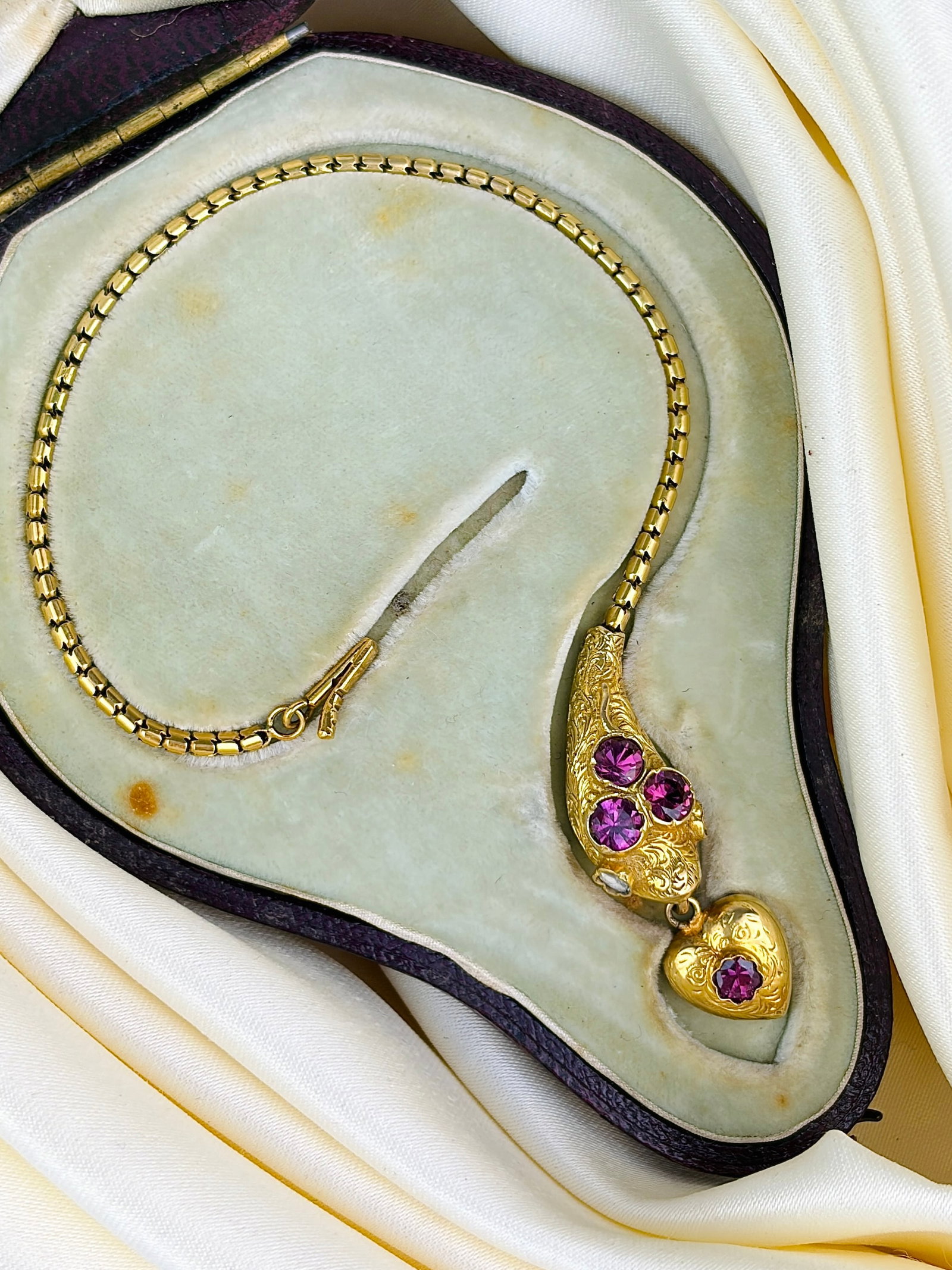 ANTIQUE 18CT YELLOW GOLD PINK TOURMALINE AND DIAMOND SNAKE BRACELET IN FITTED BOX: ANTIQUE 18CT YELLOW GOLD PINK TOURMALINE AND DIAMOND SNAKE BRACELET IN FITTED BOX Symbolises eternal love! How beautiful. 