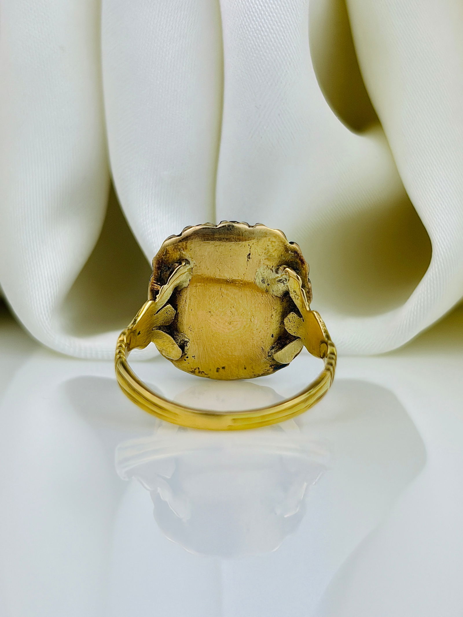 Antique Synthetic Ruby and Rose Cut Diamond Cluster Ring in 18ct Gold - 3