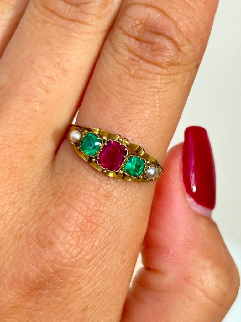 Antique c1899 Bright Paste 9ct Gold Ring - 2