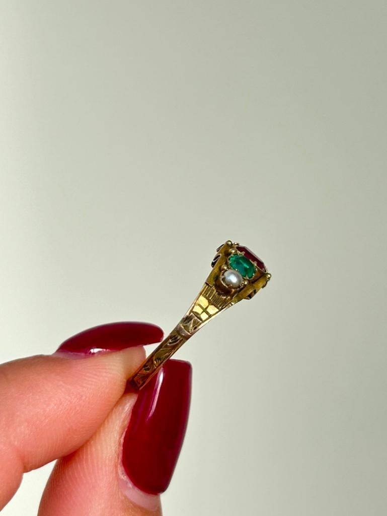 Antique c1899 Bright Paste 9ct Gold Ring - 8