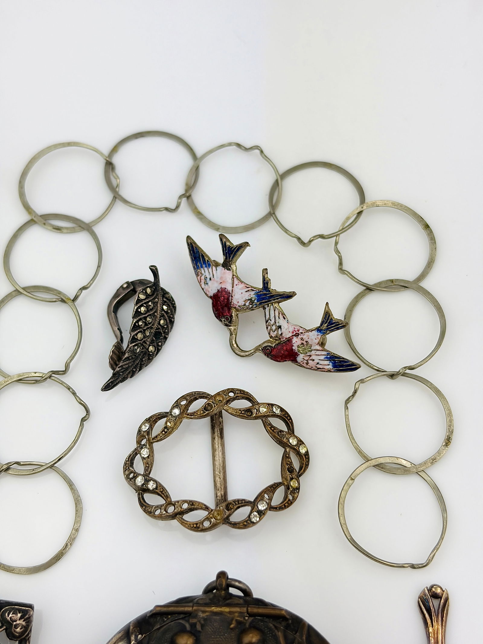 ANTIQUE MIXED JEWELLERY LOT BROOCHES, RINGS ETC - 2