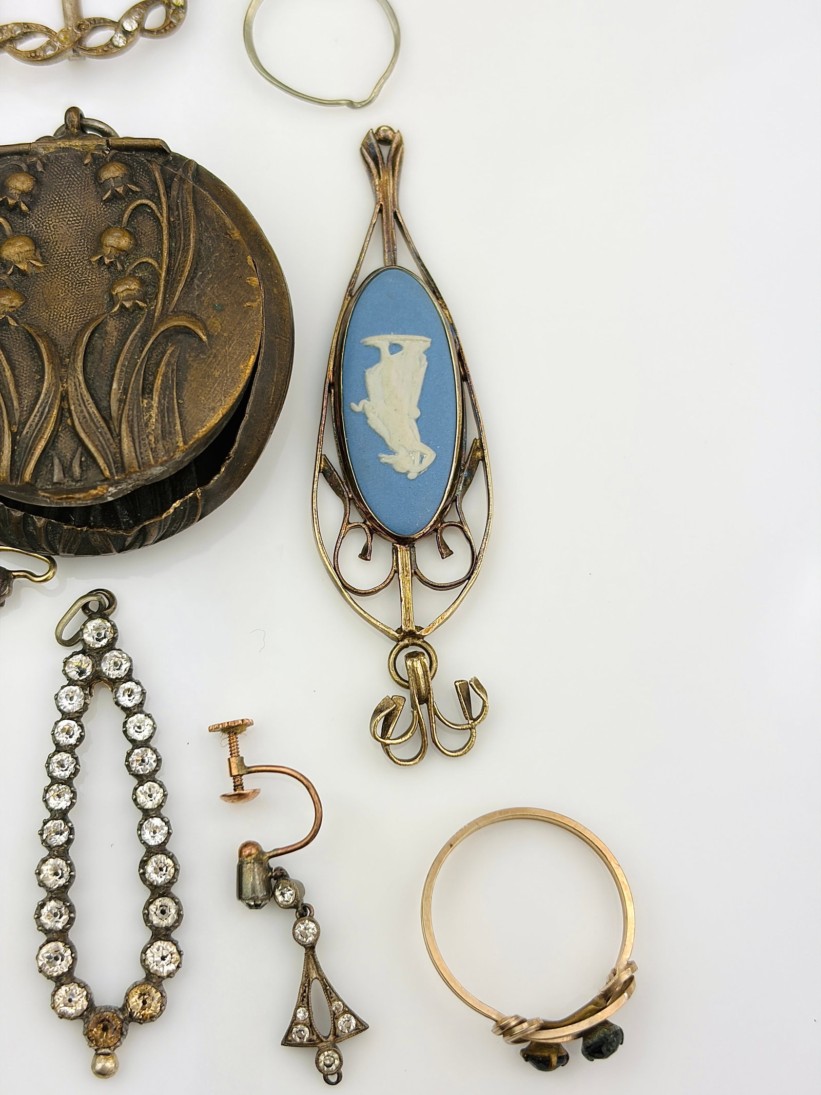 ANTIQUE MIXED JEWELLERY LOT BROOCHES, RINGS ETC - 3