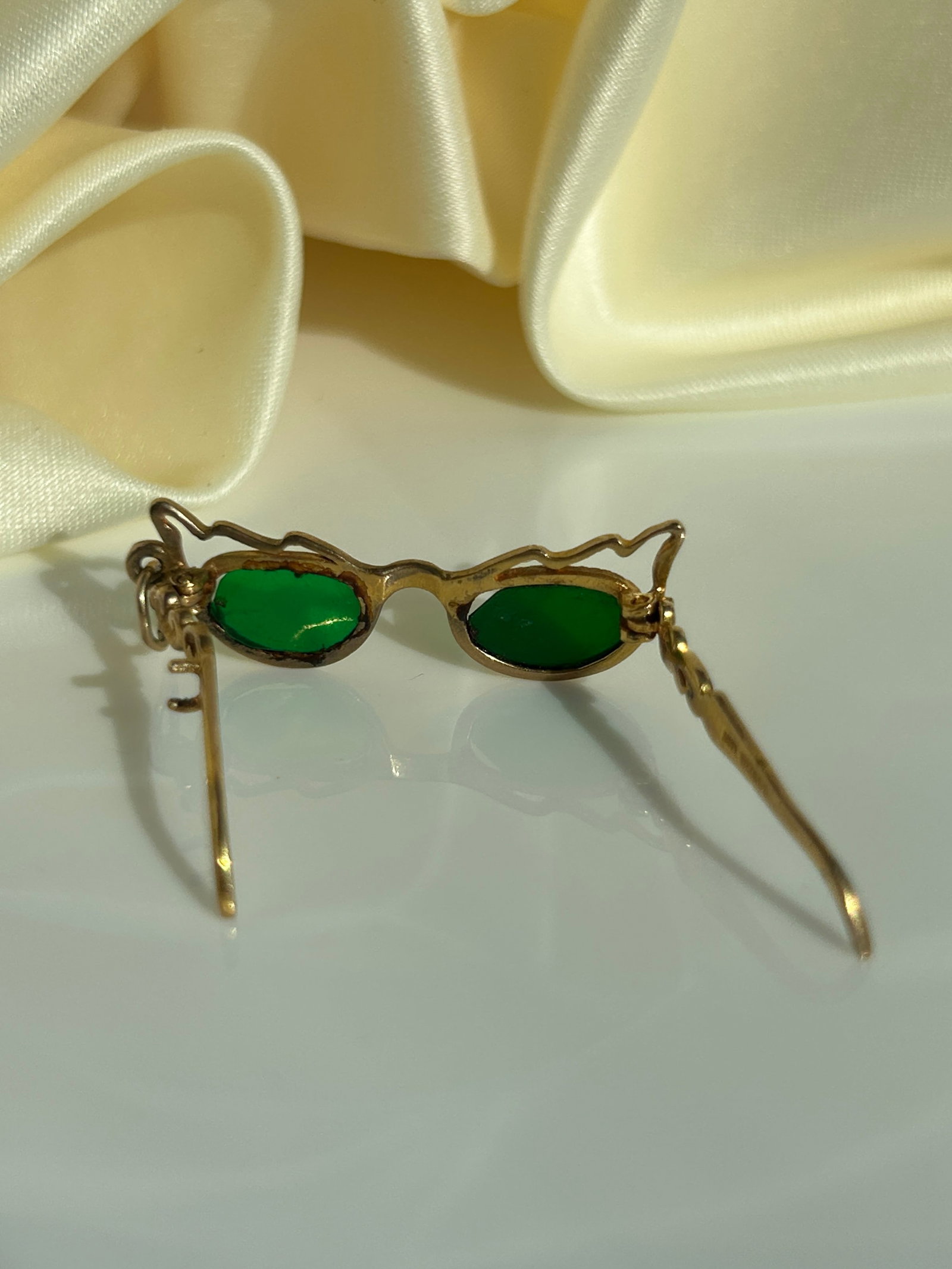 Articulated Sunglasses Charm in 9ct Yellow Gold - 4