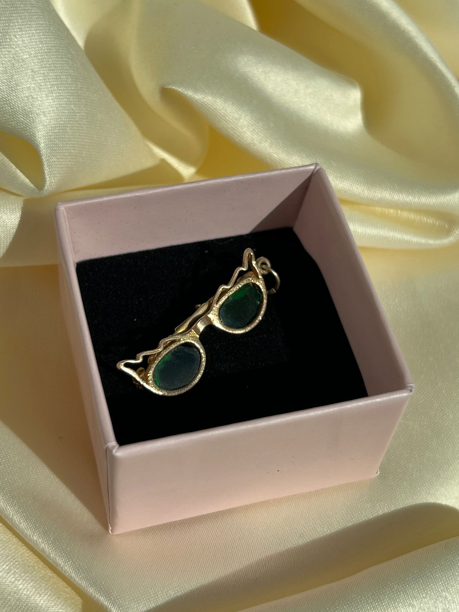 Articulated Sunglasses Charm in 9ct Yellow Gold - 7