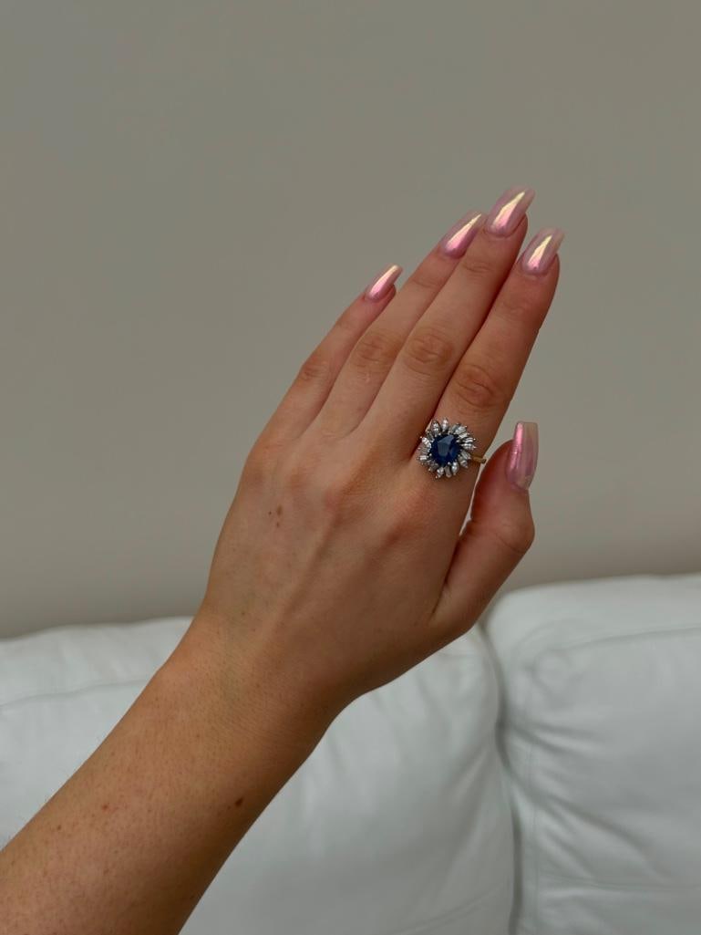 Incredible Natural 3.15ct Sapphire with Diamond Surround in 18ct Yellow Gold - 3