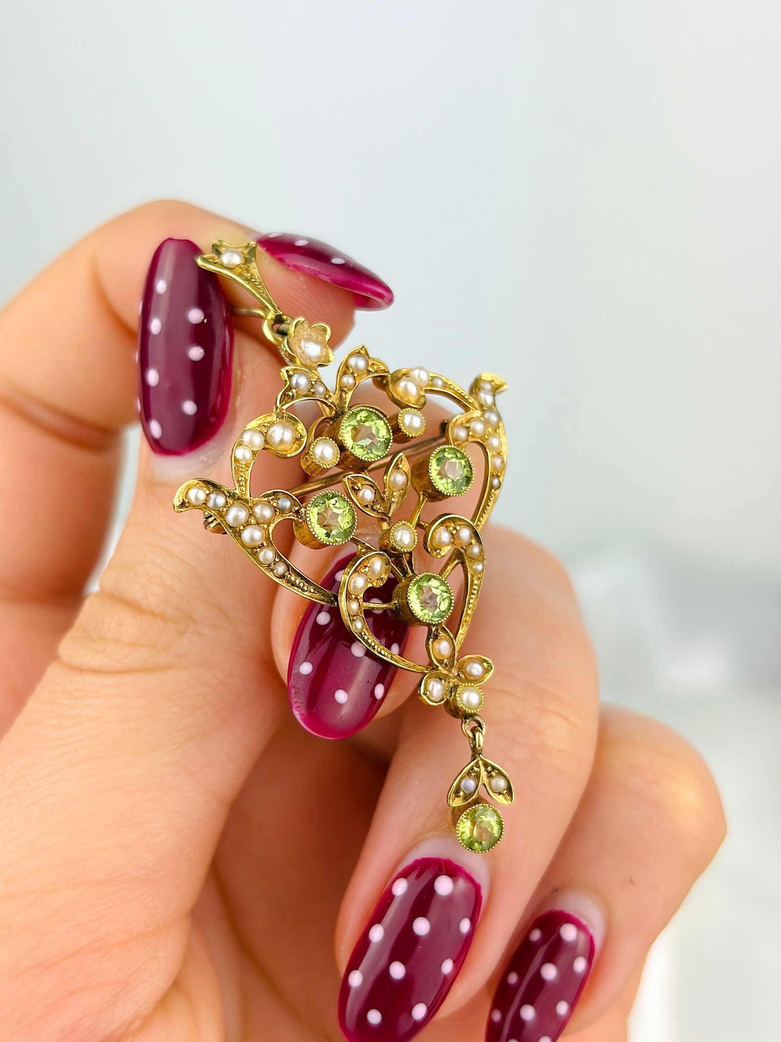 ANTIQUE 15CT YELLOW GOLD PERIDOT AND PEARL BROOCH / PENDANT - 2