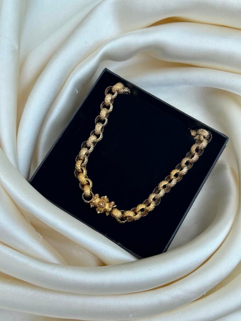 Georgian Textured Gold Barrel Clasp Necklace - 7