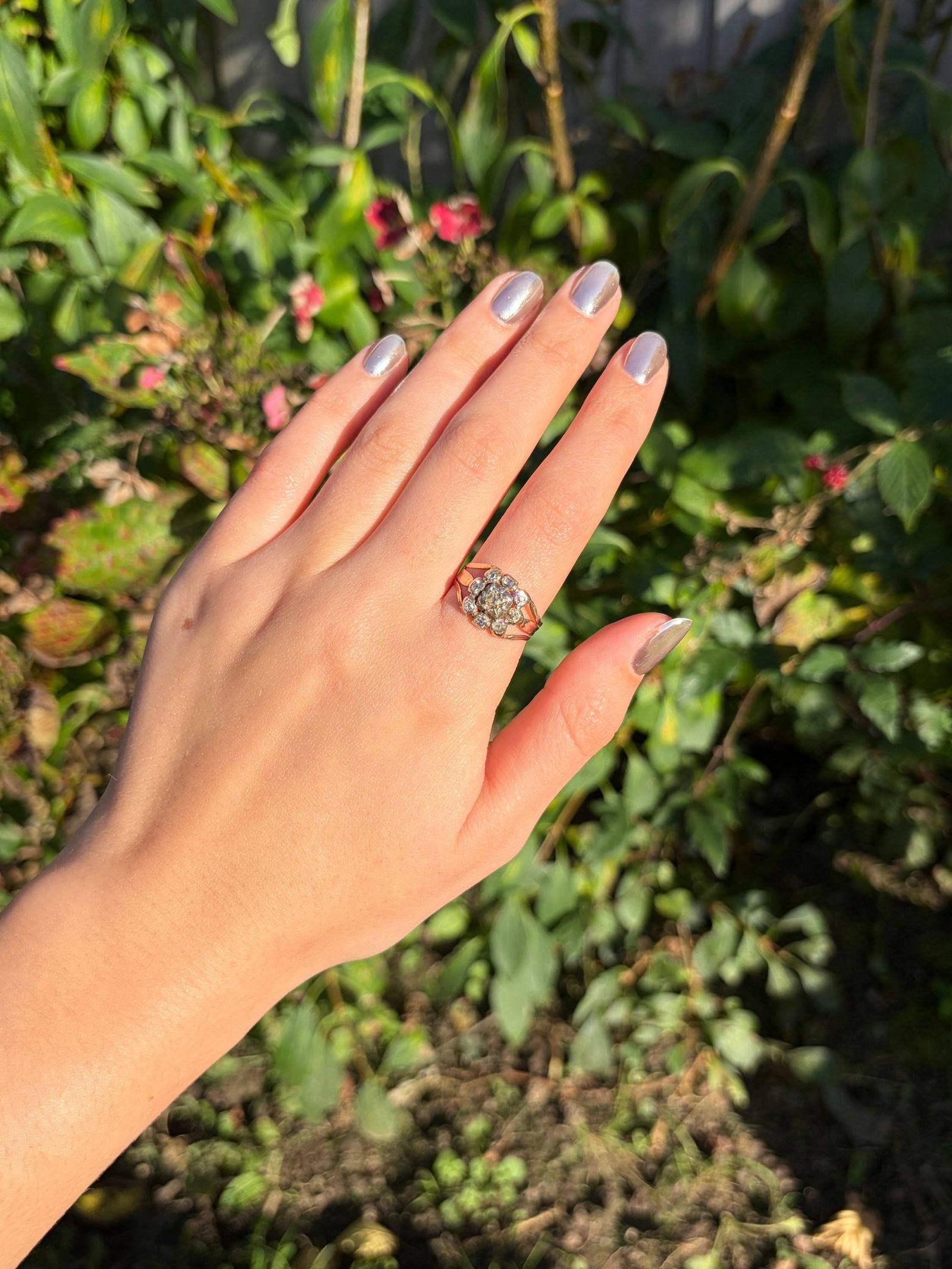 Antique Georgian Rose Cut Diamond Cluster Ring in Gold - 7