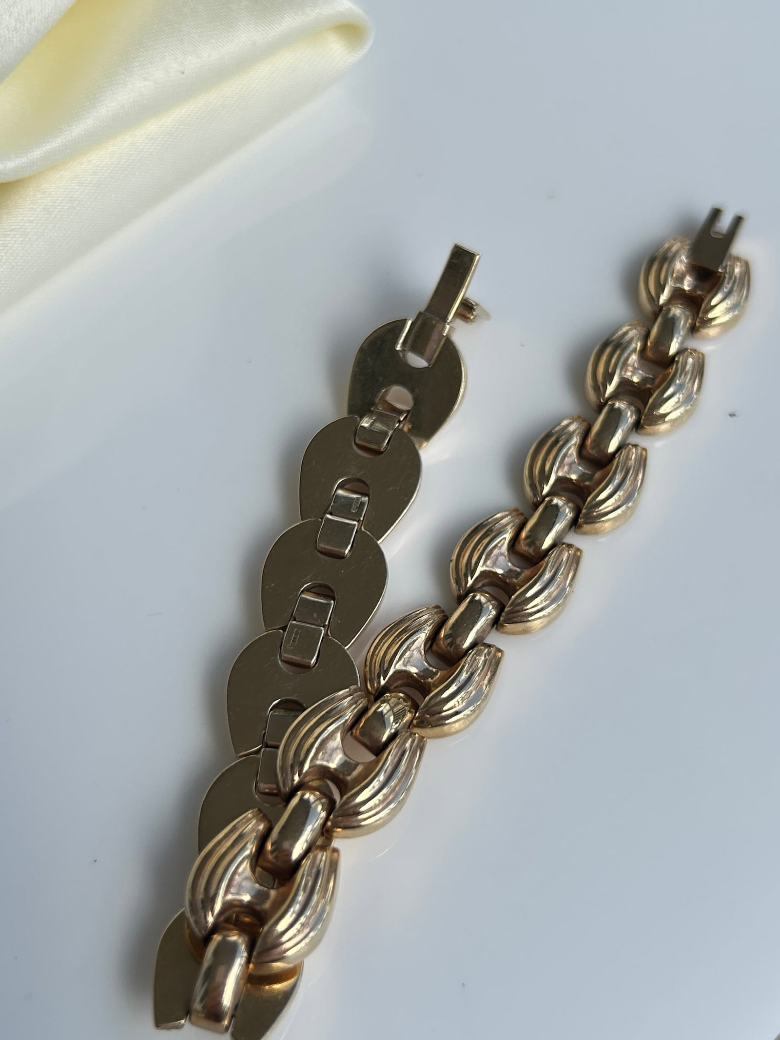 Vintage 9ct Yellow Gold Unusual Design Boxed Bracelet - 6