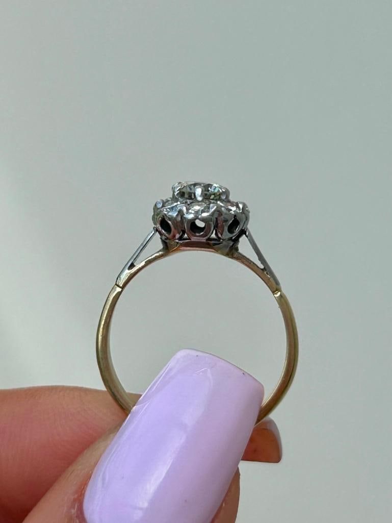 18ct Yellow Gold Chunky Diamond Cluster Ring - 7