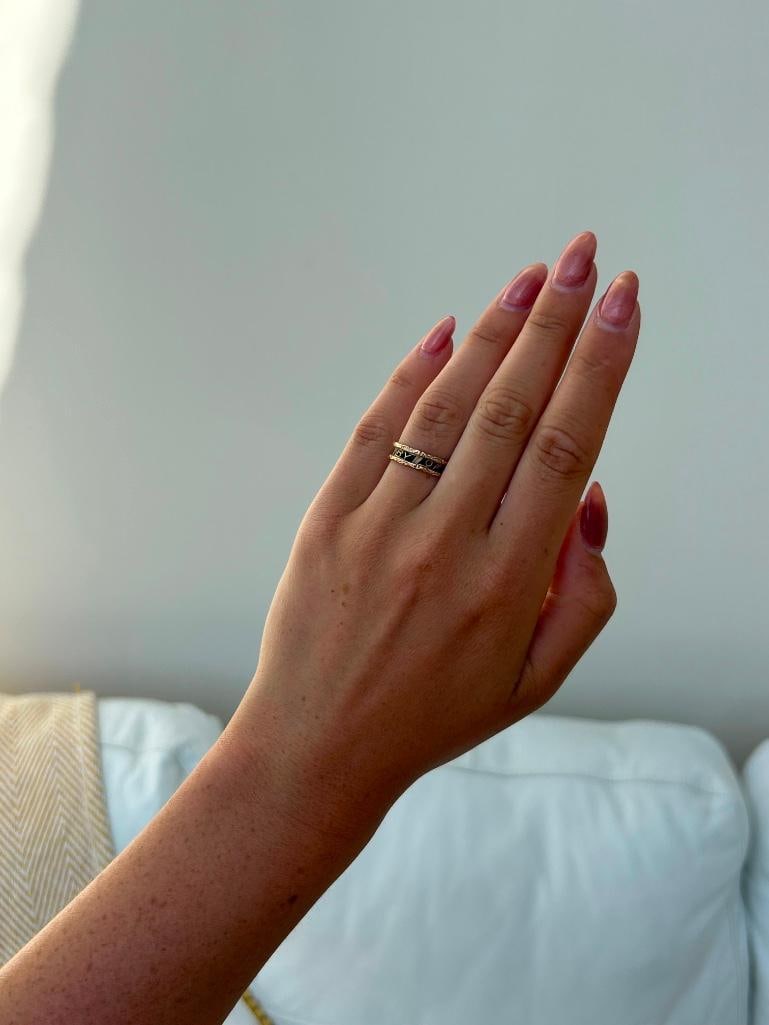 Antique 18ct gold c.1873 black enamel morning band Ring in antique box - 4