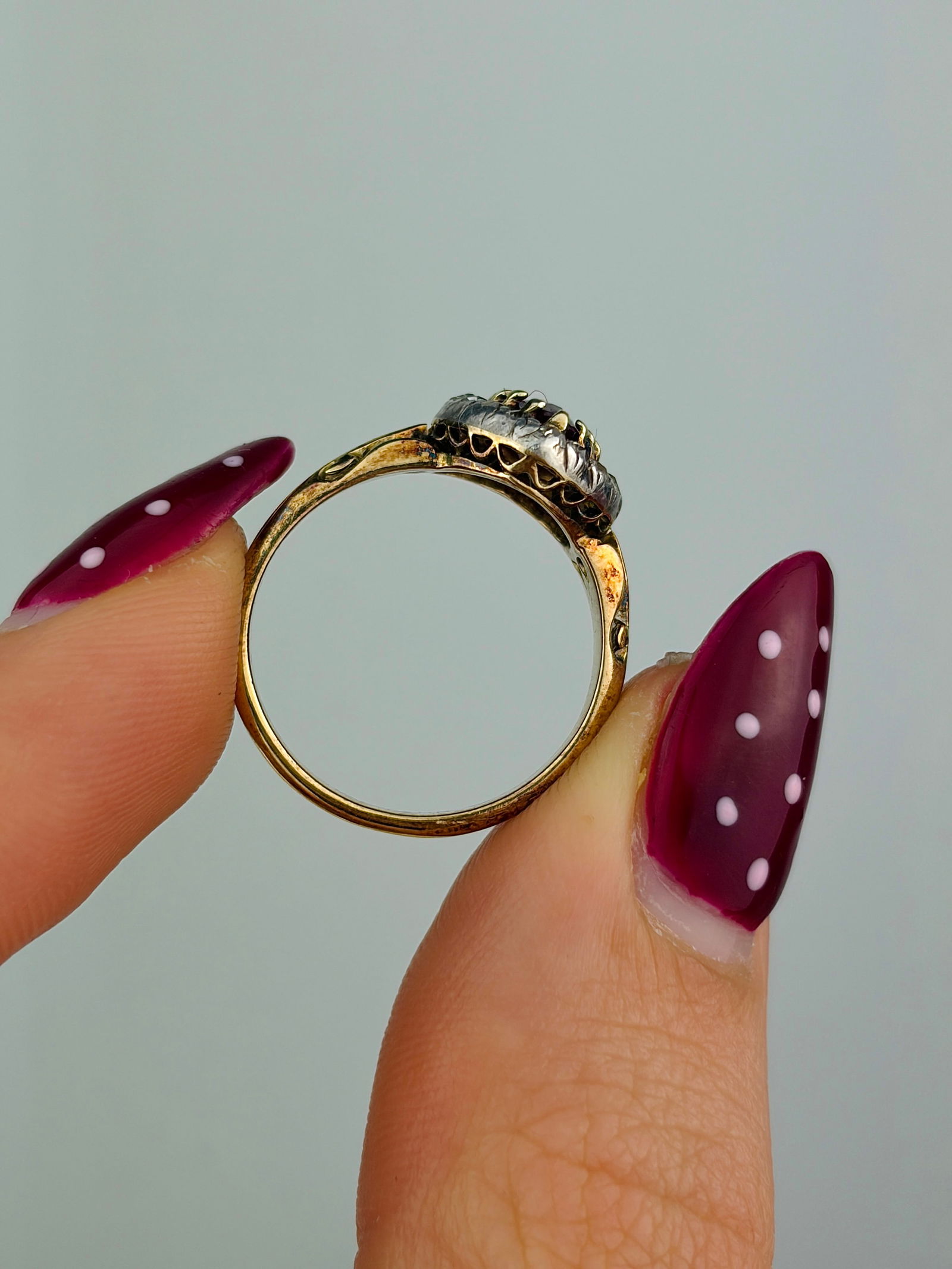 ANTIQUE RUBY AND DIAMOND BOW TOP HEART RING IN 18CT YELLOW GOLD in ANTIQUE BOX - 7