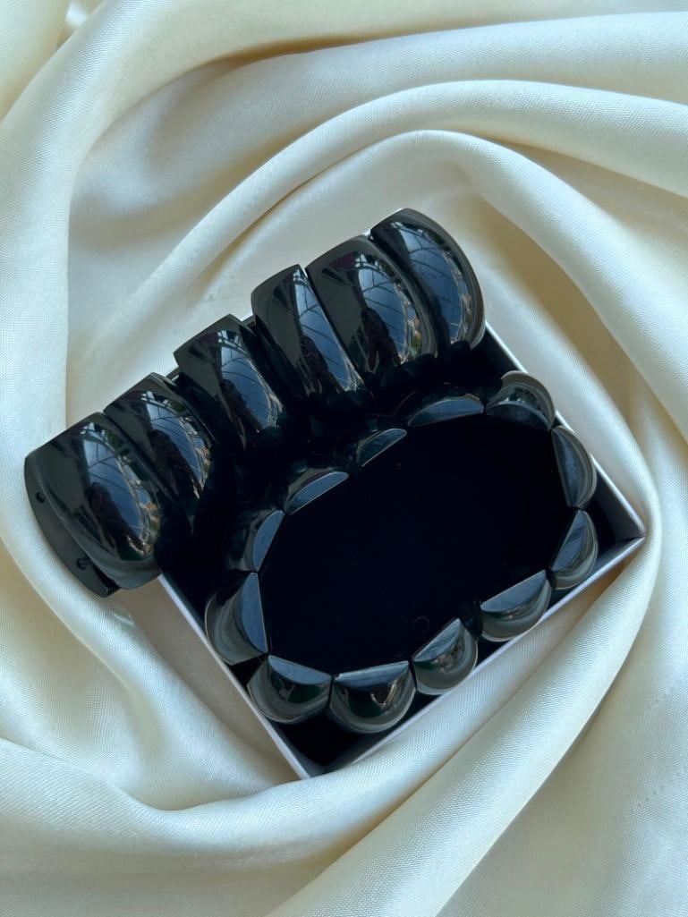 Pair of Large Antique Victorian Era Jet Bracelets - 4