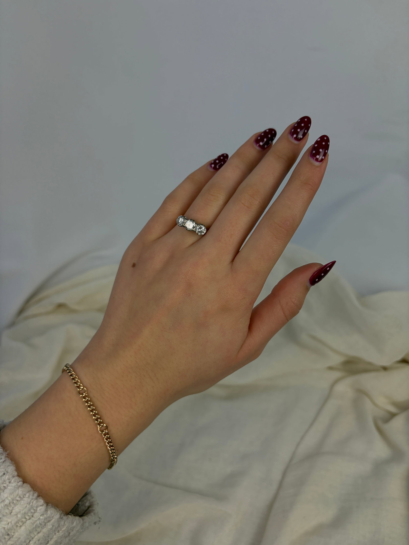 VINTAGE 18CT YELLOW GOLD 1.70CT DIAMOND 3 STONE RING - 9