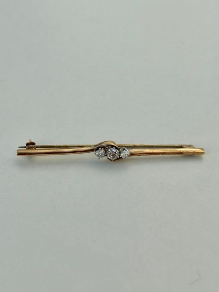 Antique Diamond 3 Stone Yellow Gold Brooch - 2