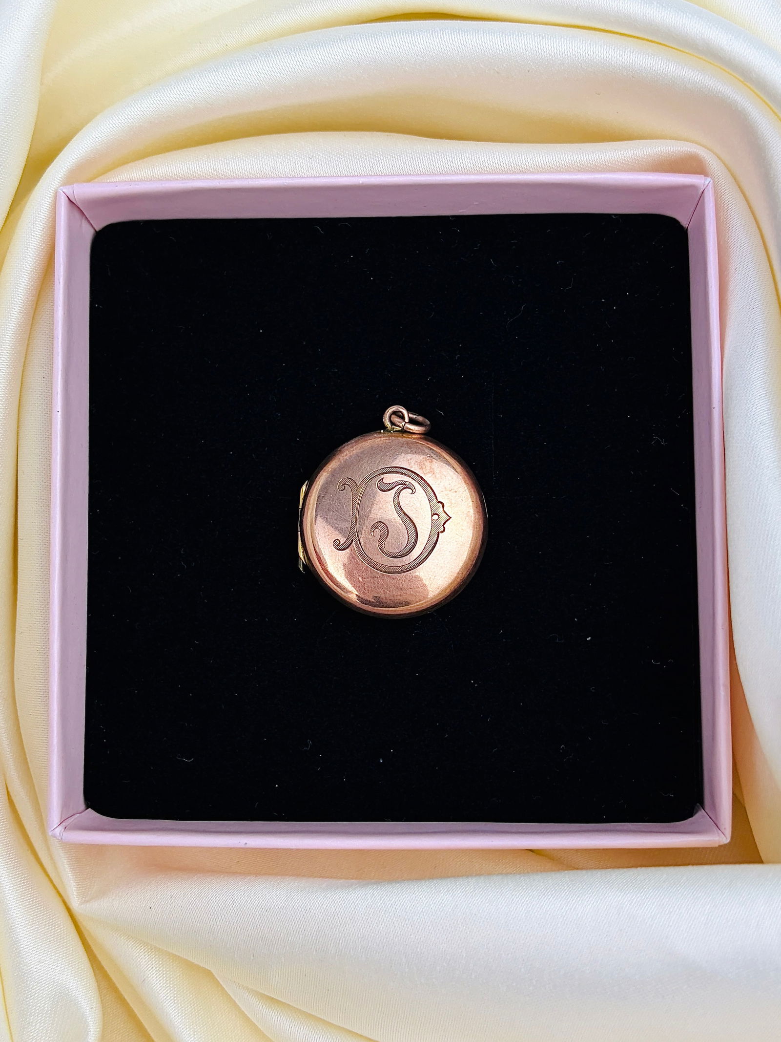 Antique C.1907 9ct Gold Opening Locket Pendant with Hair - 6