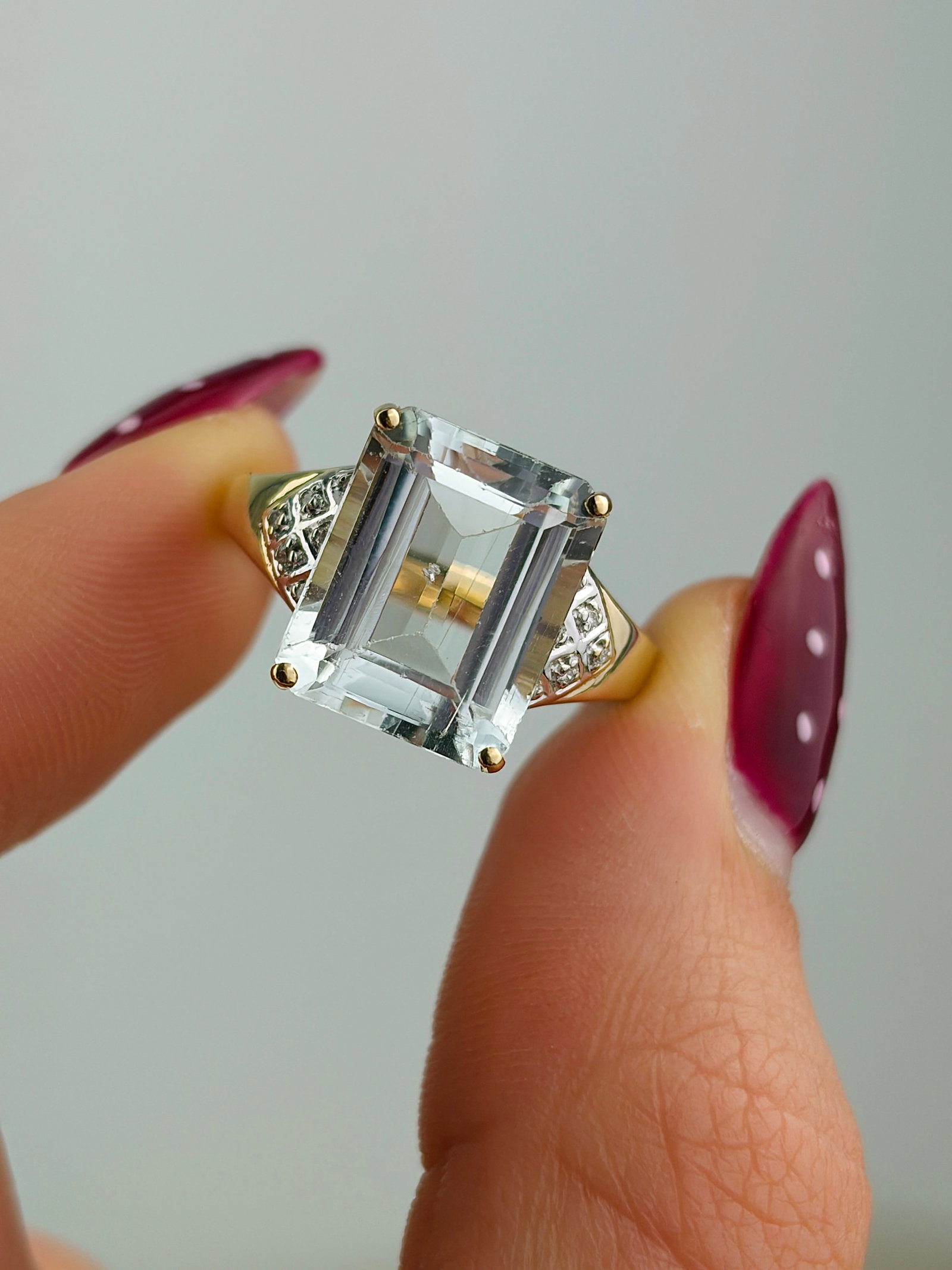 CHUNKY 14CT YELLOW GOLD AQUAMARINE AND DIAMOND RING - 5