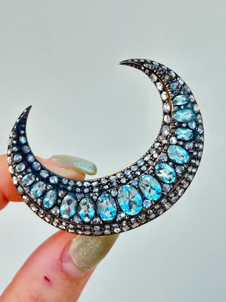 Outstanding Antique Blue Topaz and Diamond Huge Crescent Brooch in Gold - 4
