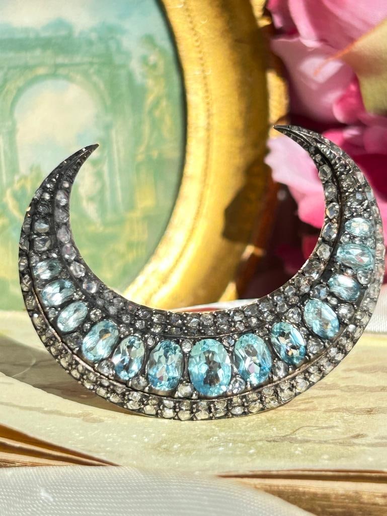Outstanding Antique Blue Topaz and Diamond Huge Crescent Brooch in Gold - 7