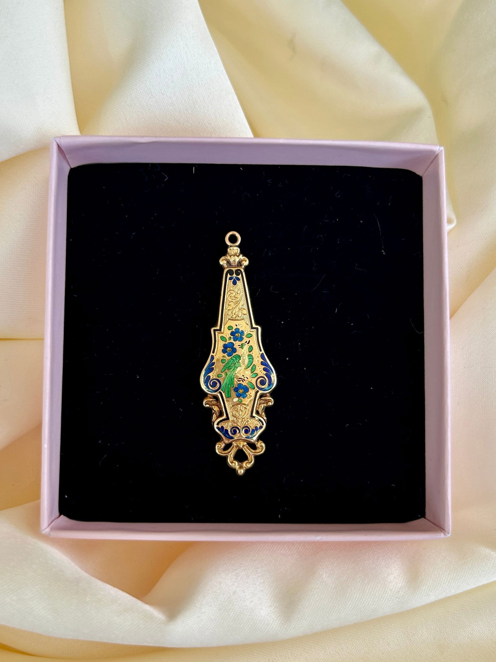 Antique Enamel Floral Pendant in 22ct Gold - 5