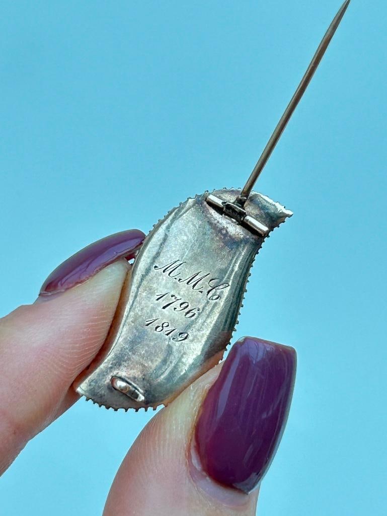 Antique Gold Pearl and Malachite Brooch with Inscriptions - 3