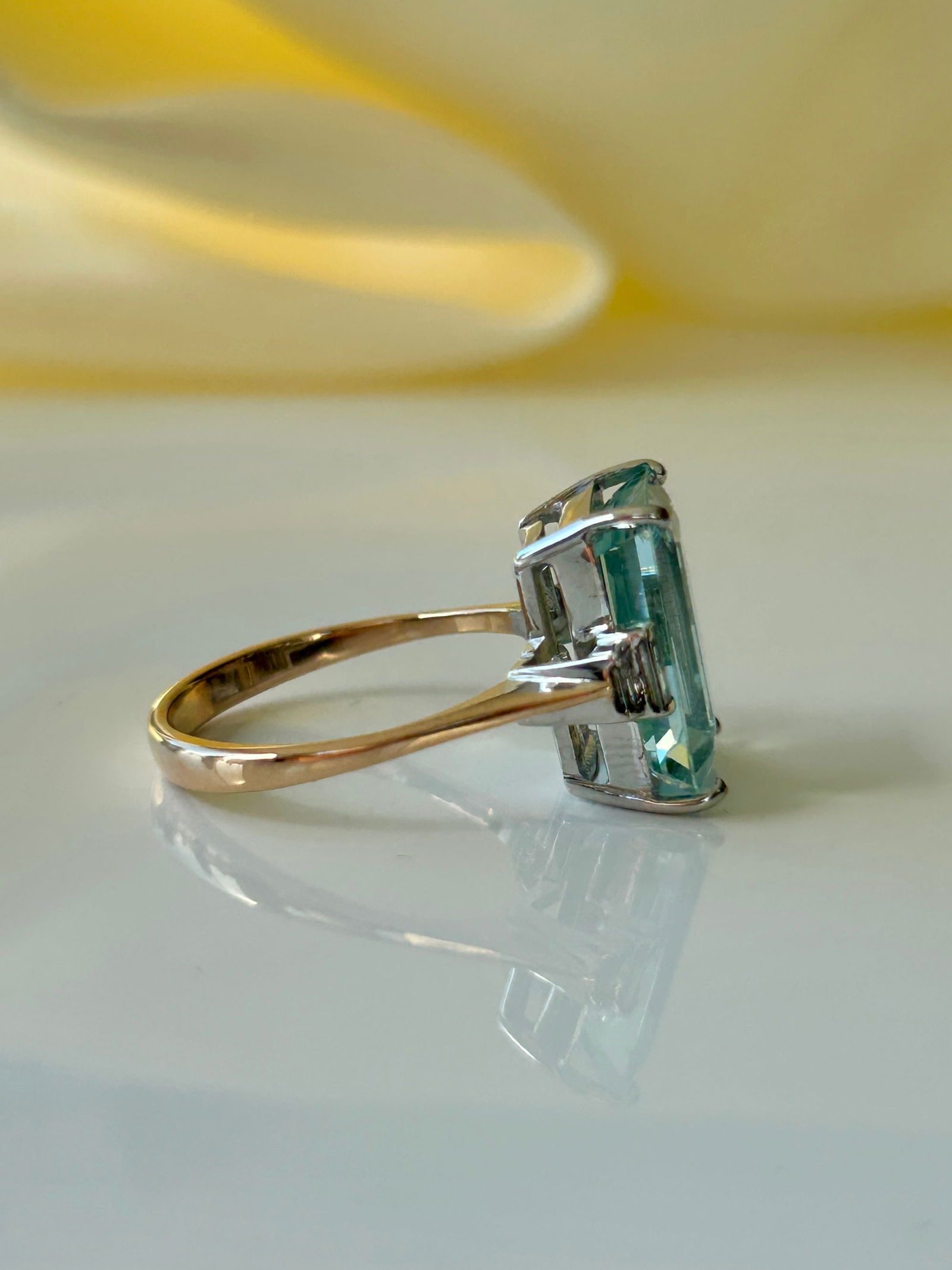 18ct White and Yellow Gold Aquamarine and Baguette Cut Diamond Shoulder Cocktail Ring - 3