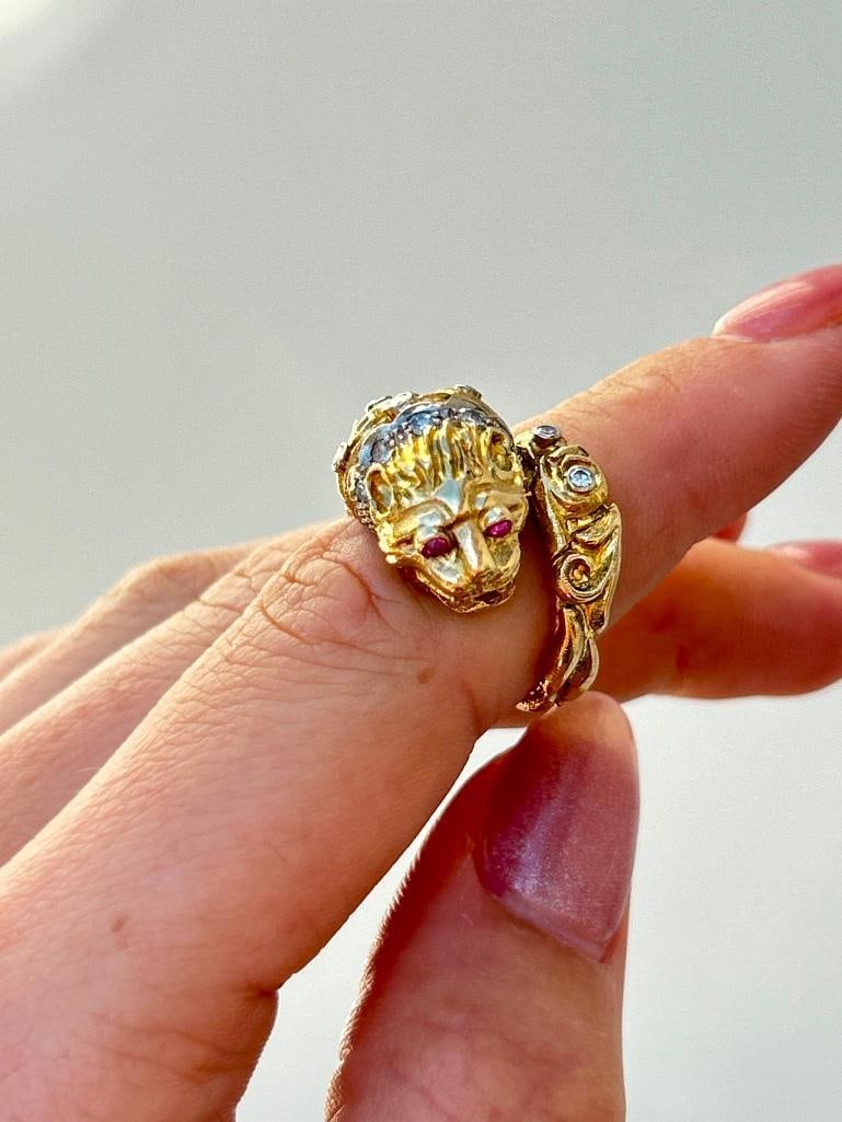 Unusual Heavy 18ct Yellow Gold Diamond and Ruby “Zolotas” Lion Ring - 2
