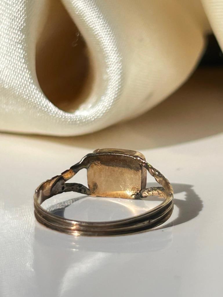 Sweet Georgian era gold flower locket ring and antique box - 7