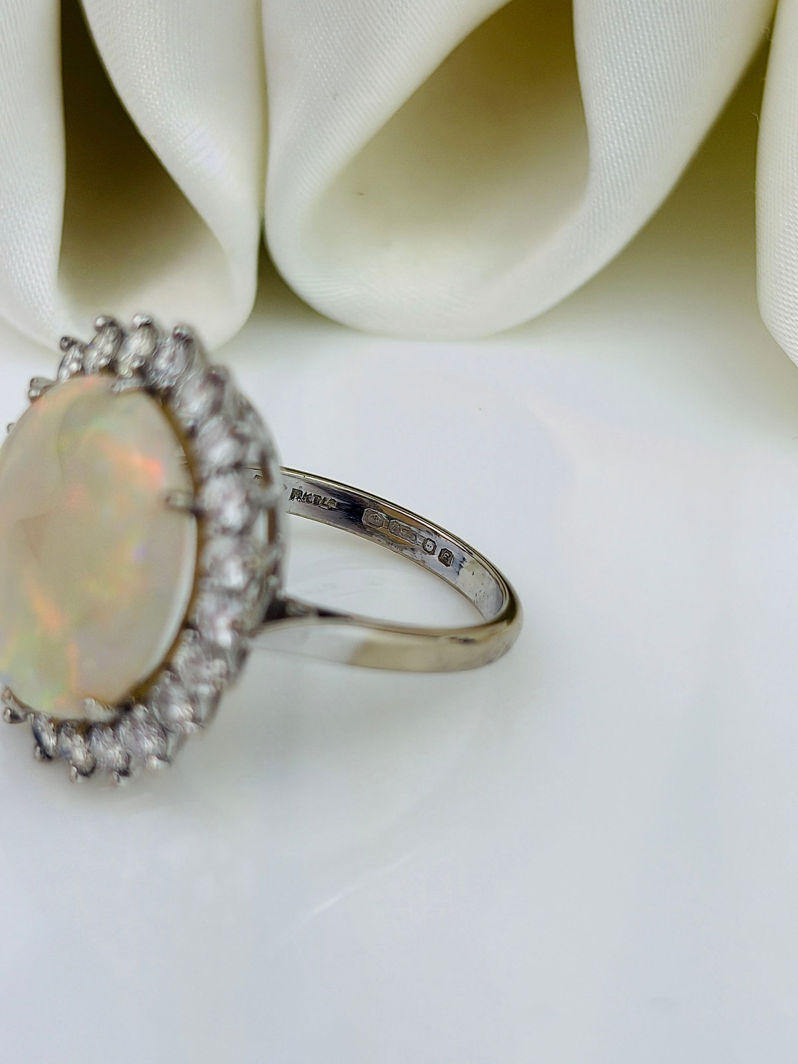 Vintage C.1979 18ct White Gold Opal and Diamond Halo Ring - 4