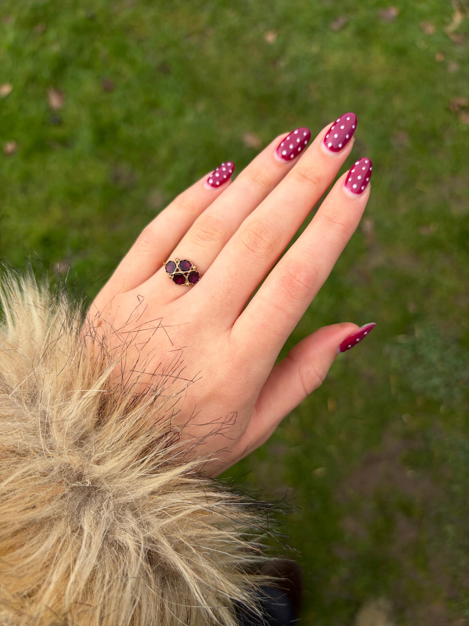 ANTIQUE FLAT CUT GARNET CLUSTER RING IN GOLD - 11