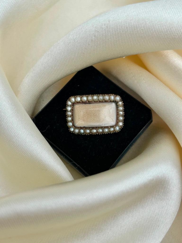 Georgian Pearl Halo Locket Front Gold Brooch - 3