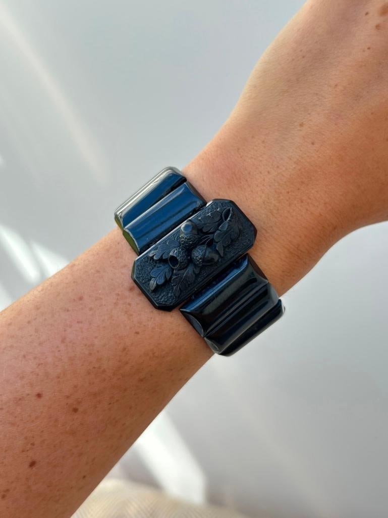 Large Antique Carved Whitby Jet bracelet - 3
