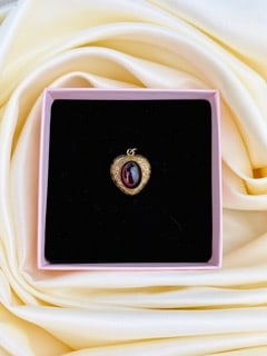 Antique Cabochon Garnet and Gold Ornate Design, Locket Back Heart Pendant - 9