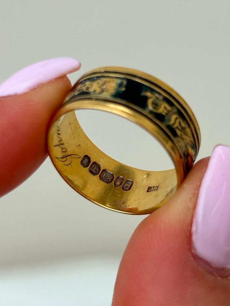 Antique C.1890 Wide Black Enamel 18ct Yellow Gold Mourning Band Ring with Inscription - 5