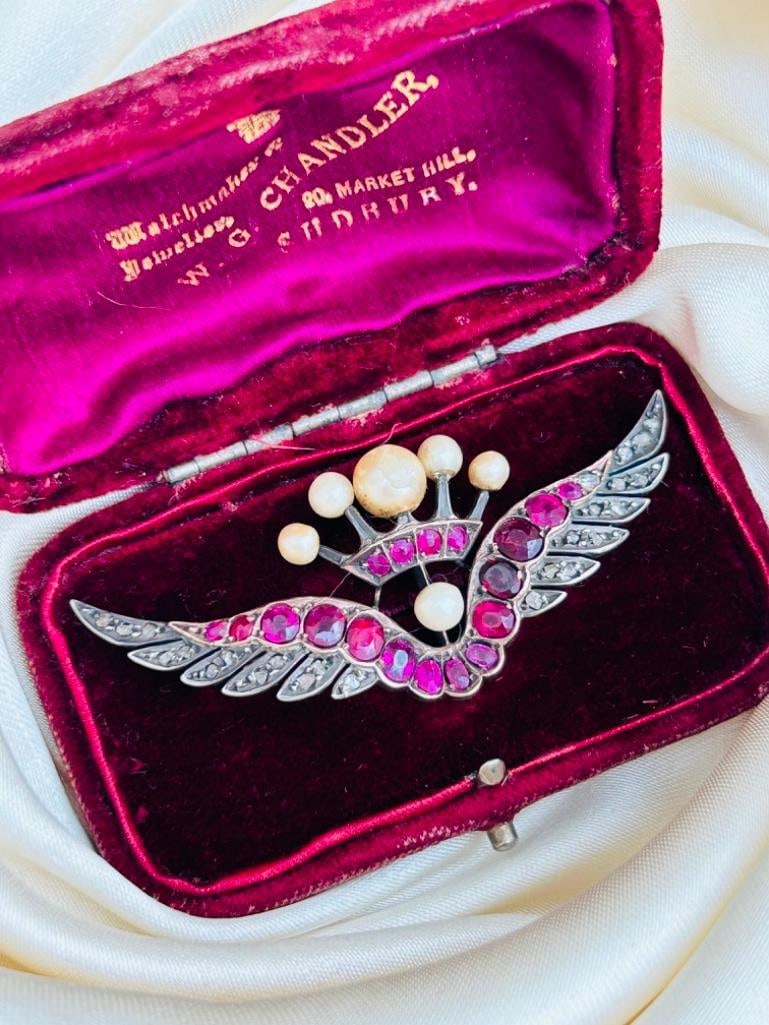 Antique Outstanding Diamond and Ruby Pearl Wings / Crown Brooch in Antique Box - 3