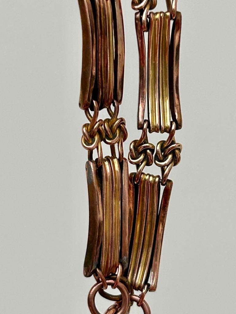 Boxed 9ct Gold Bracelet with Lovers Knot Detailing and a Heart Padlock - 4