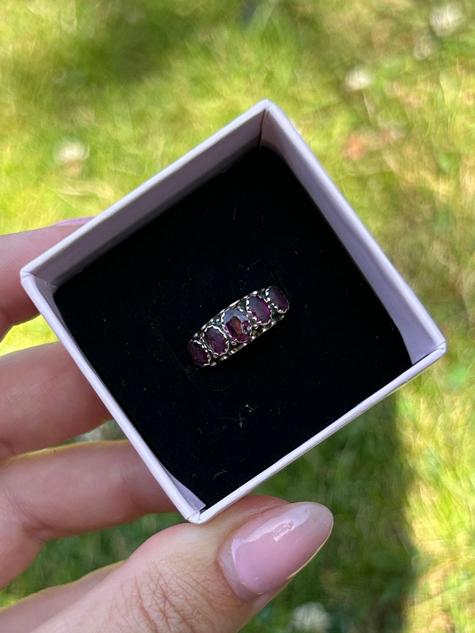 ANTIQUE CHUNKY 9CT GOLG GEMSET RING - 7