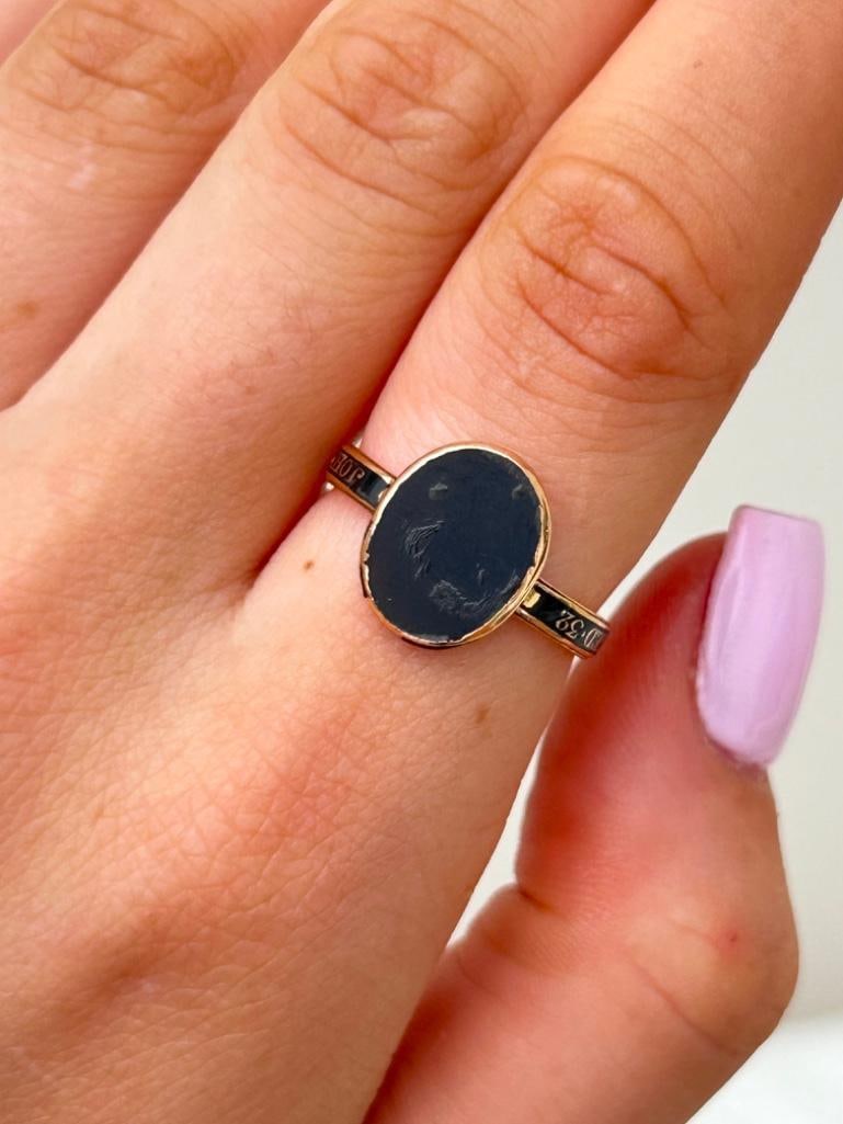 Antique Black Enamel Band and Gold Mourning Ring - 3