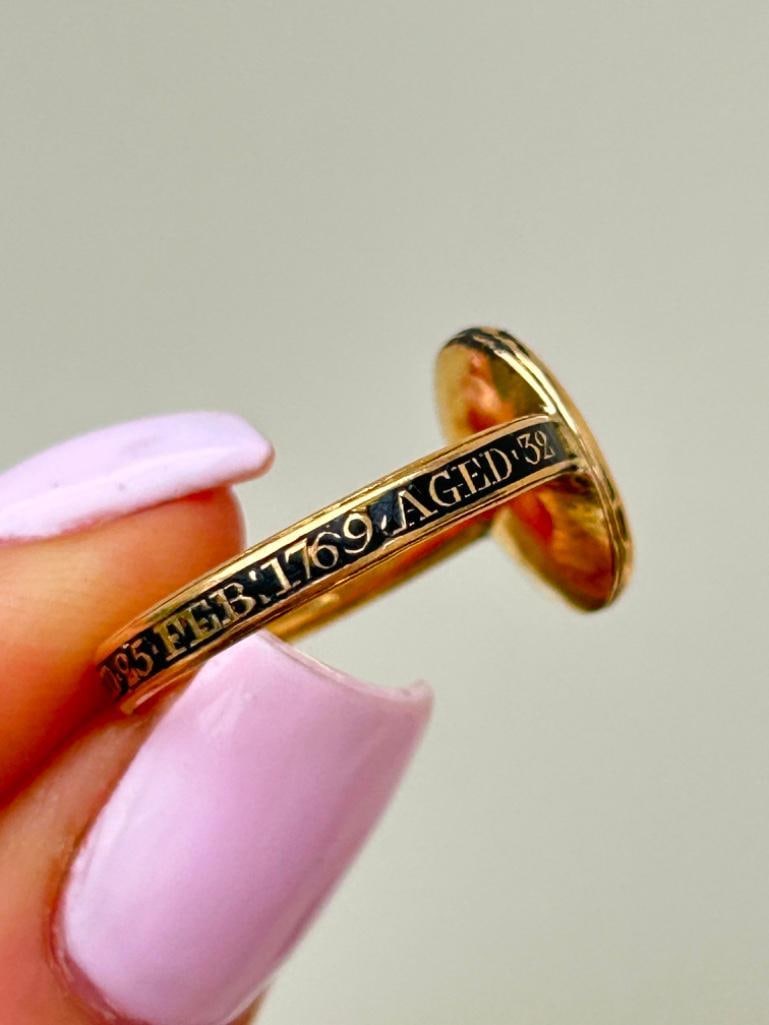 Antique Black Enamel Band and Gold Mourning Ring - 6